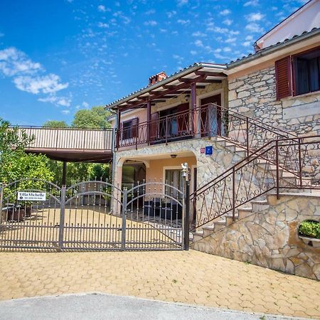 Villa Michelle Karojba Luaran gambar