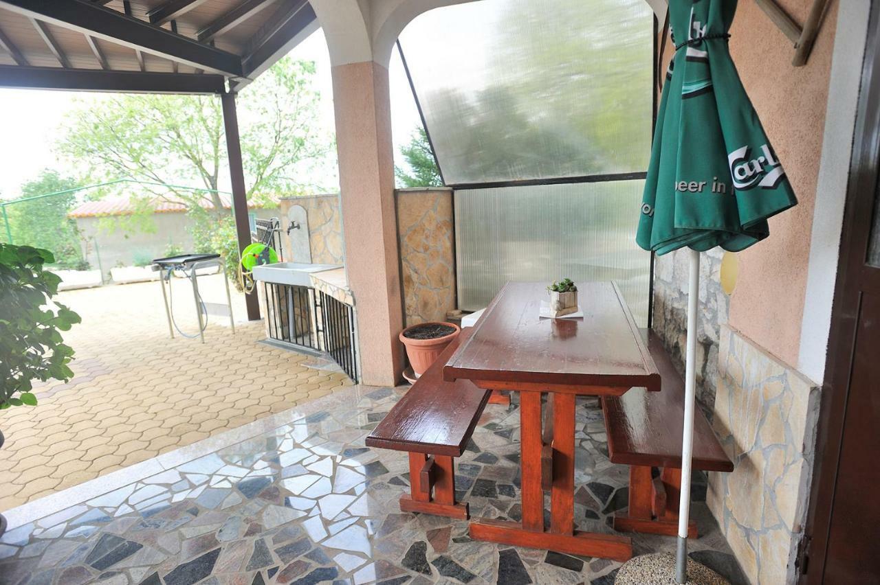 Villa Michelle Karojba Luaran gambar