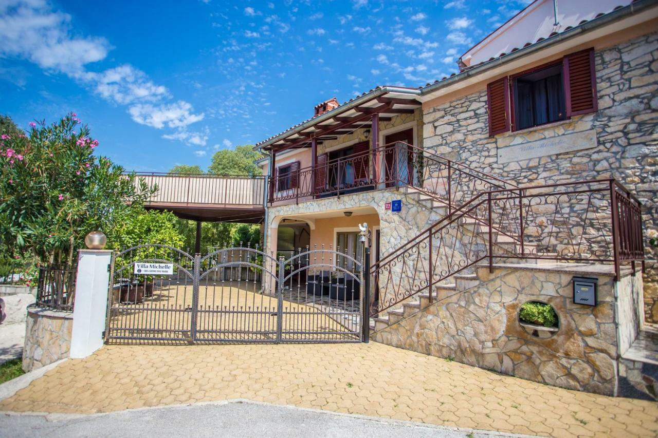 Villa Michelle Karojba Luaran gambar